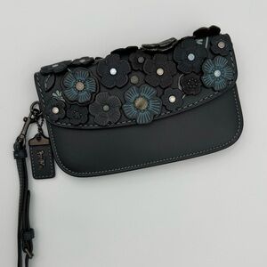 Coach 1941 Tea Rose Clutch Navy